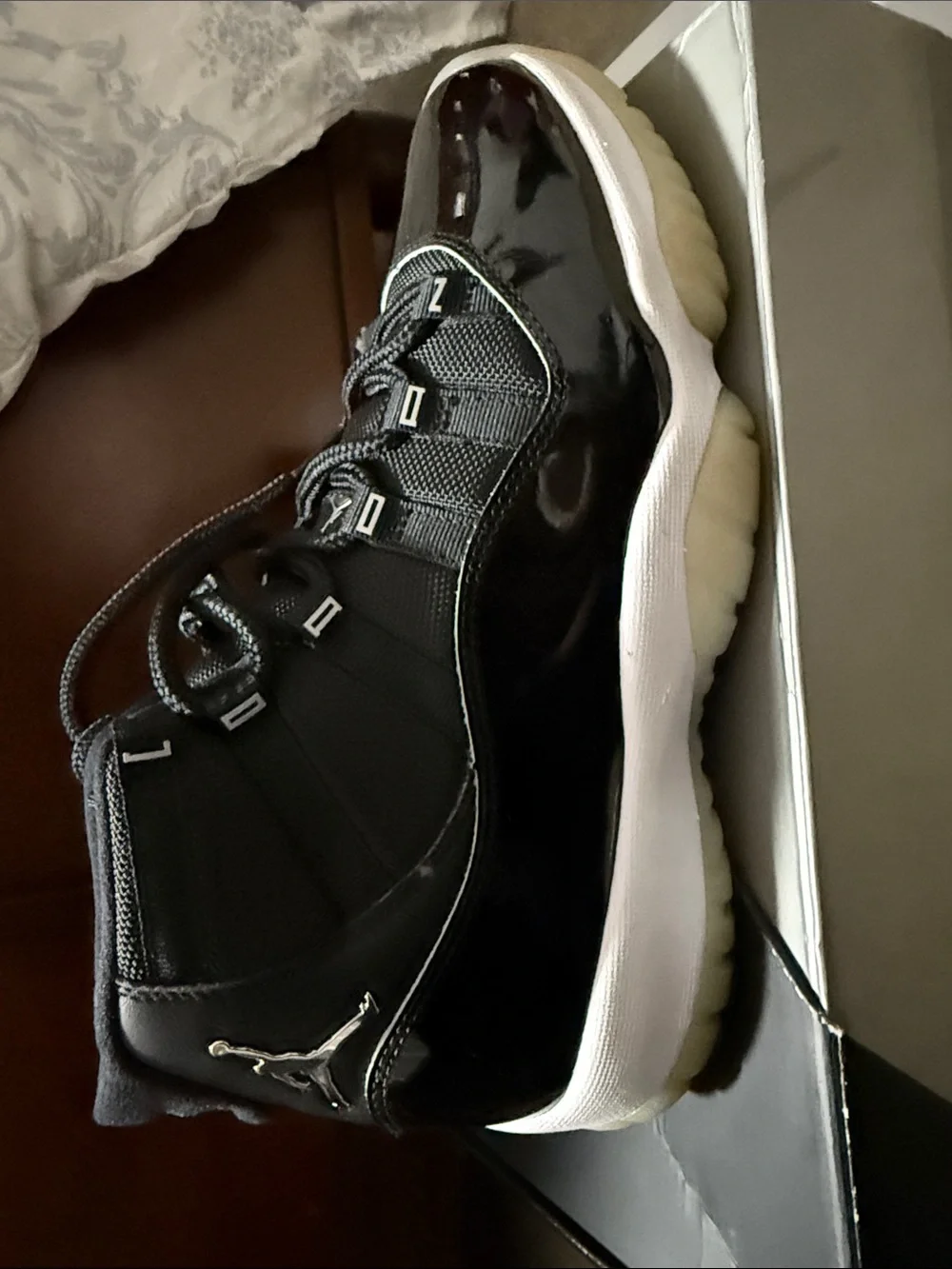 Air Jordan Retro 11 - Picture 11 of 15